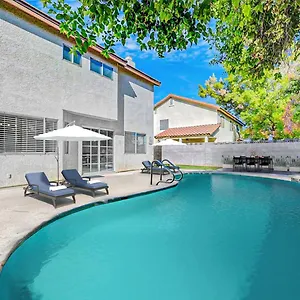 Beautiful Renovated 4br W Pool * Las Vegas