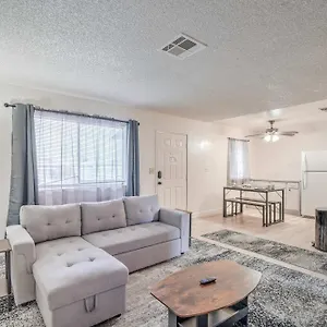Ferienhaus Stylish Near Vegas Strip! Sleeps 6!