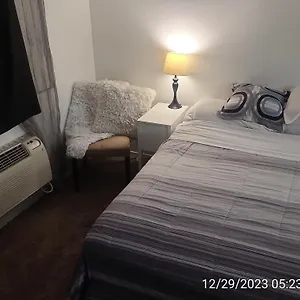 Apartment Honeycomb Hideout
