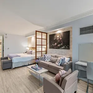 Отель Lucky Gem Penthouse & Luxury At Signature Resort, 2816