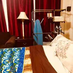 B&B In A Huge Private Family 라스베이거스